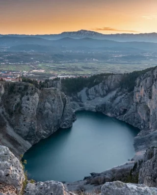 📍Modro jezero, Imotski

Thank you @huzjak__mario 📷

Modro Jezero lies in a sinkhole nearly 722 feet deep, and its water level is constantly 