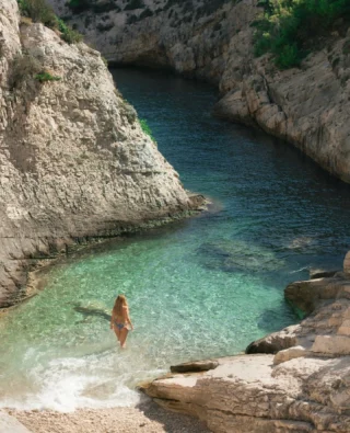 Mediterranean paradise called Vis

📷 @trishtelish 

#islandvis #heavenonearth #themediterranean #croatia #beautifulcroatia #beautifuldalmaci