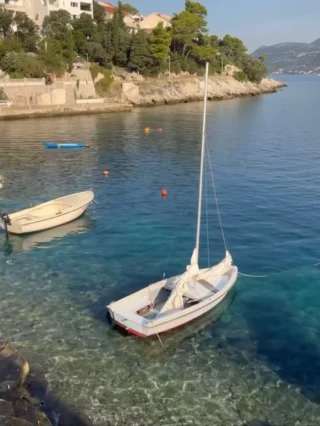 Korčula shows how fragile and valuable our coastal environments are. Protecting this beauty requires action. Choose reusable materials. Supp